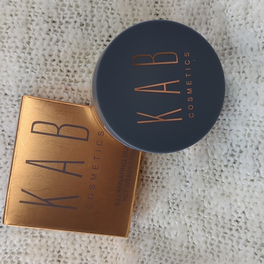 KAB Cosmetics Illuminating Dust in GOLDEN HOUR, 5g/0.176oz - Picture 2 of 14